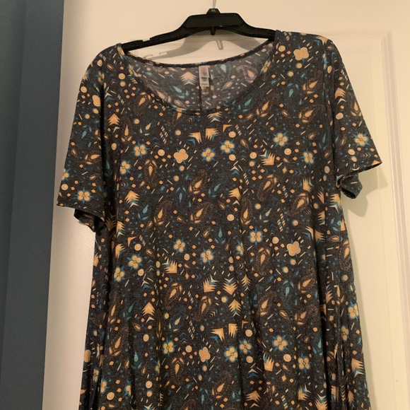 LuLaRoe Tops - Perfect top